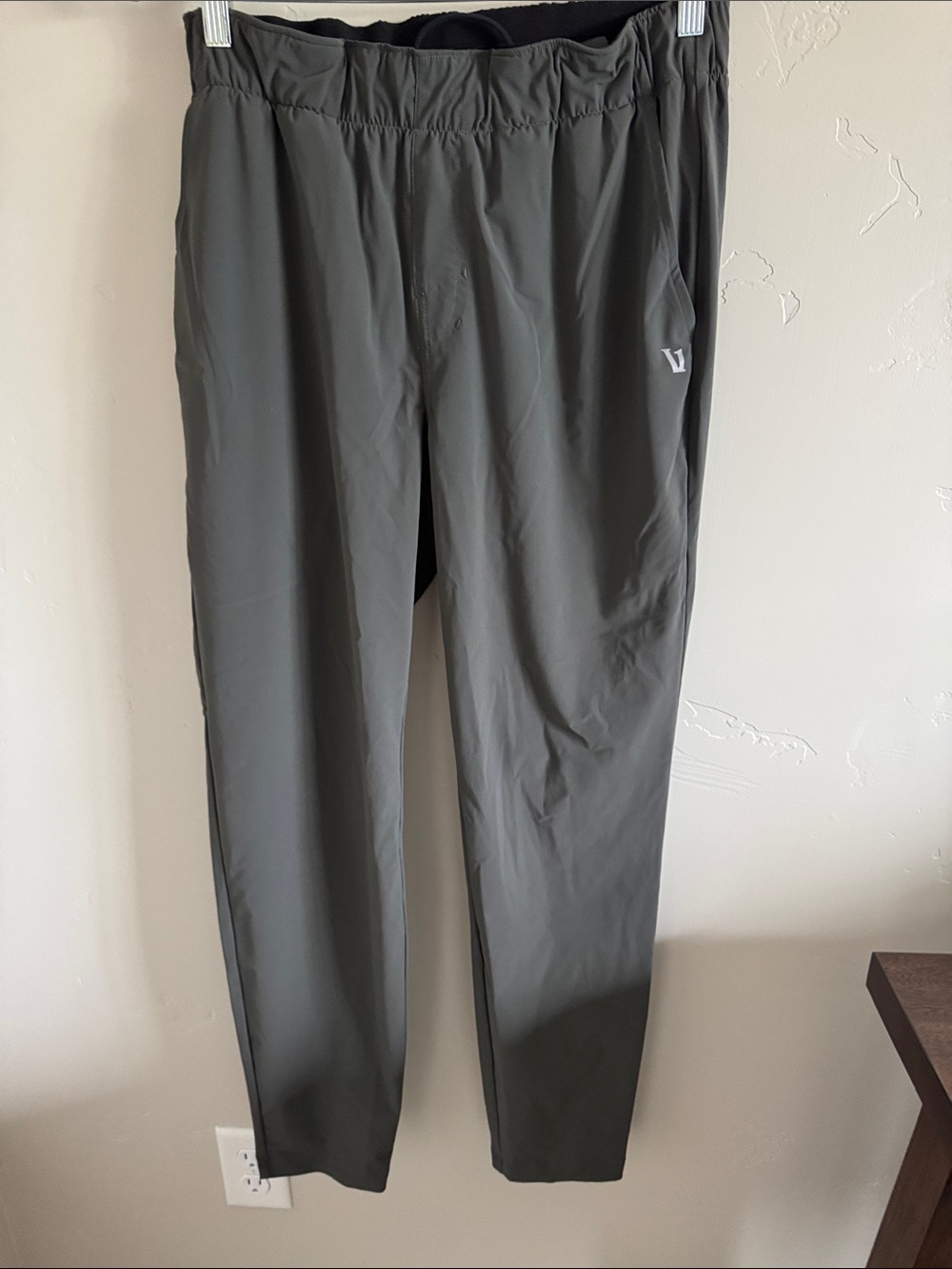 Vuori Mens olive green pants.  NWOT